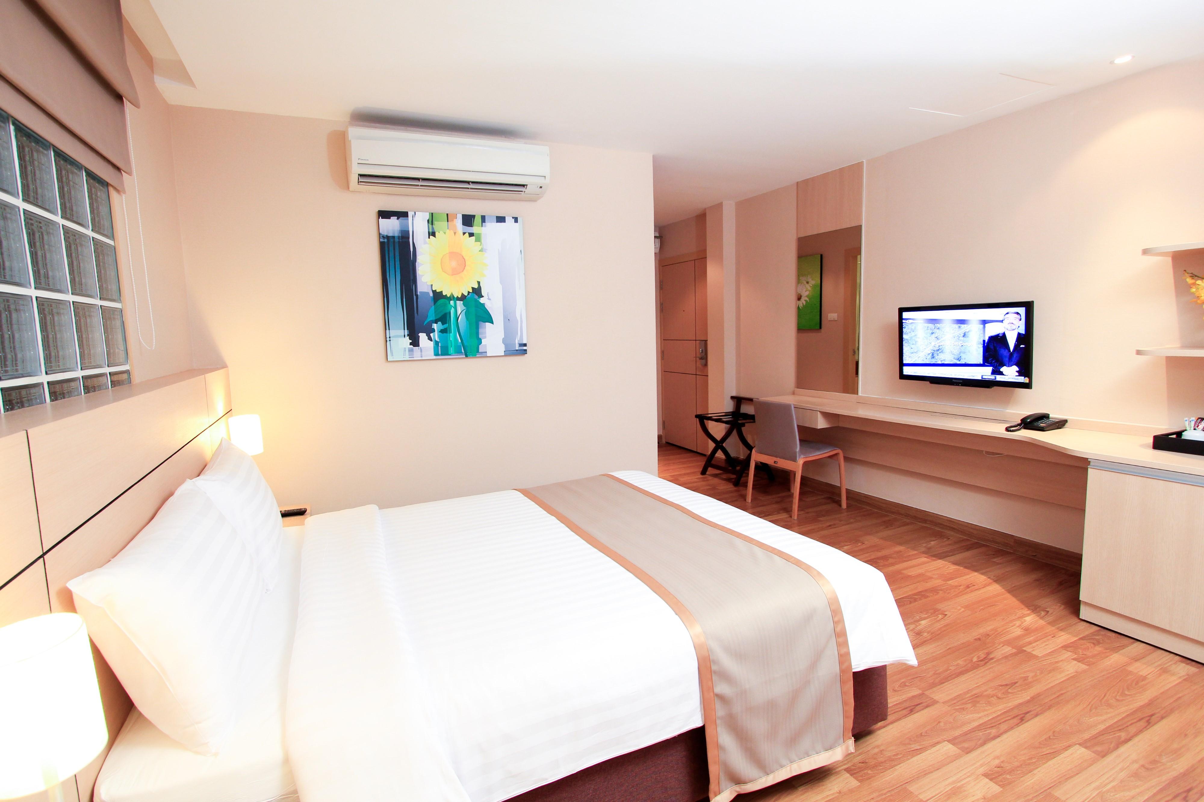 Petals Inn Bangkok Exterior photo
