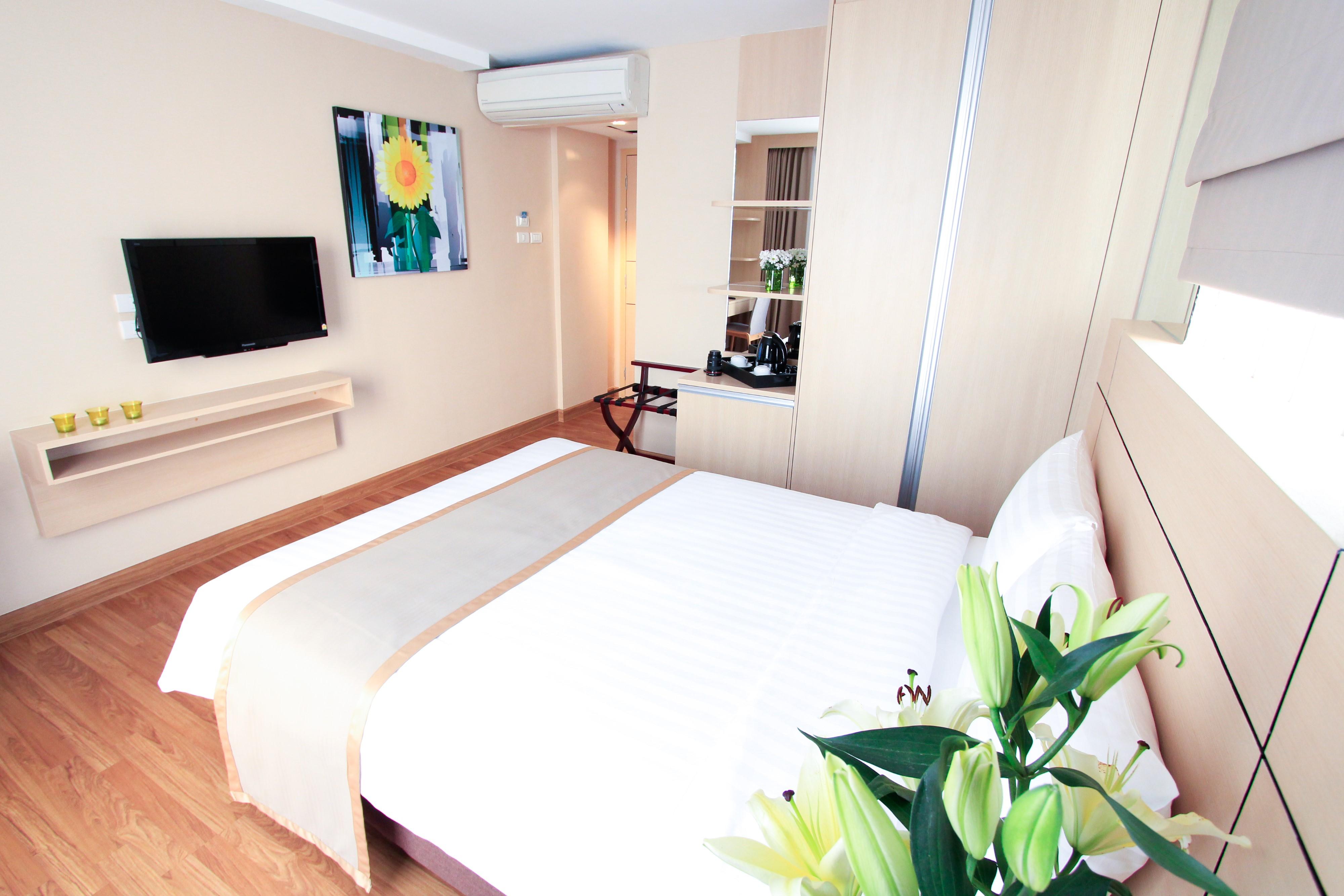 Petals Inn Bangkok Exterior photo