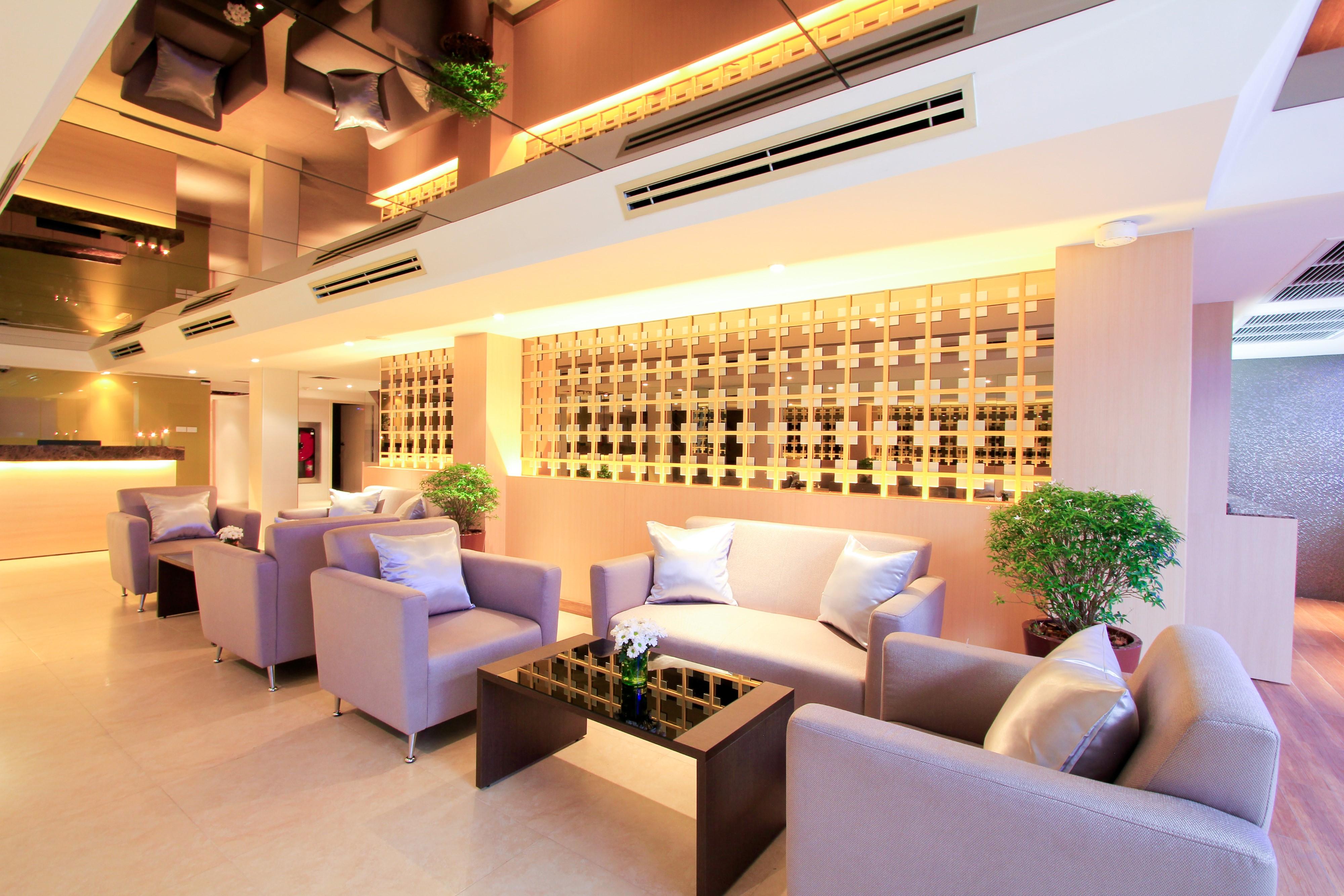 Petals Inn Bangkok Exterior photo