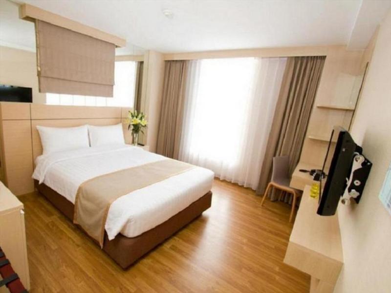 Petals Inn Bangkok Exterior photo