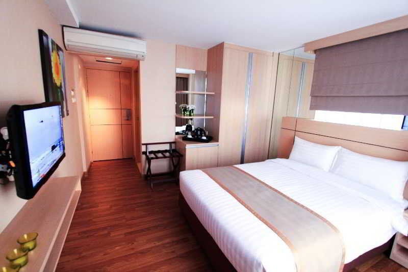 Petals Inn Bangkok Exterior photo
